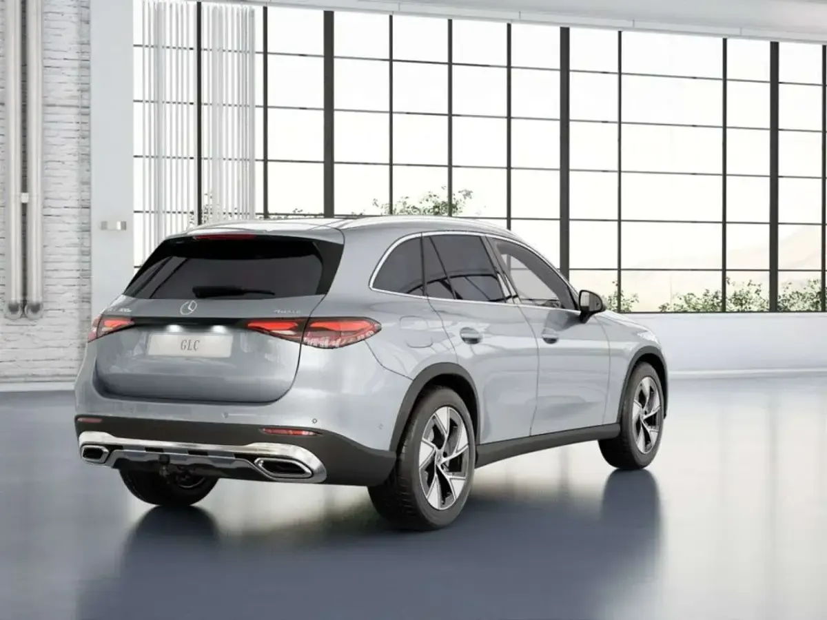 Gebraucht Mercedes GLC300 Avantgarde 204 PS (150 kW) 2024 Silber metalliclack hightechsi SUV