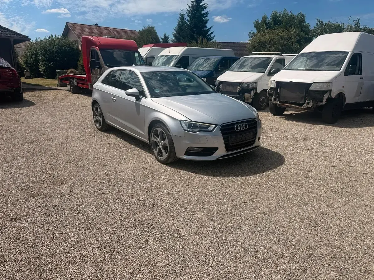 Gebraucht Audi A3 Sportback 105 PS (77 kW) 2014 Silber Kleinwagen