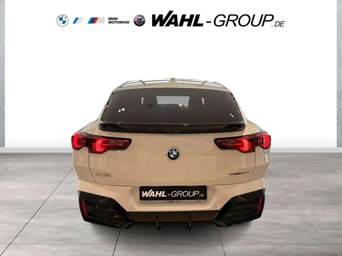 Gebraucht BMW X2 Luxury Line 156 PS (114 kW) 2025 Alpinweiß uni SUV