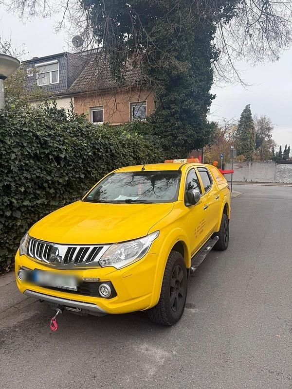 Gelb Gebraucht 2016 Mitsubishi L200 Abholung | 58.000 € - Bild 1/3