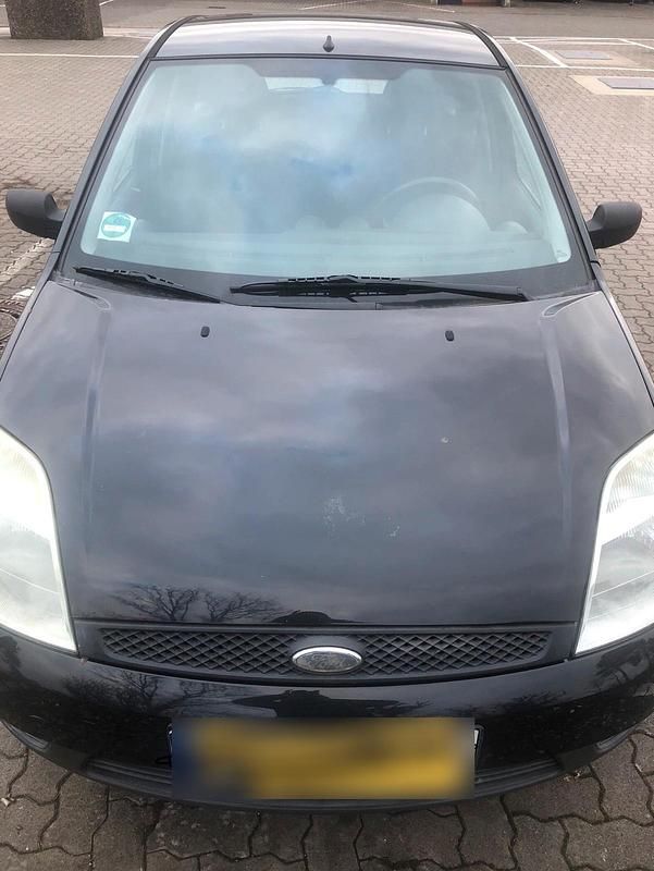 Gebraucht Ford Fiesta 60 PS (44 kW) 2004 Schwarz Kleinwagen
