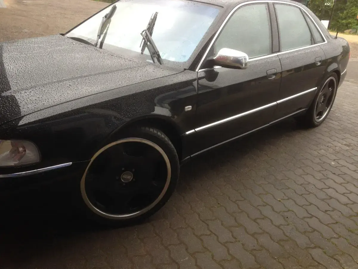 Gebraucht Audi S8 Sport 363 PS (266 kW) 2000 Schwarz Limousine