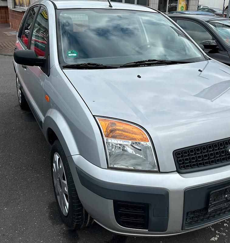 Gebraucht Ford Fusion 80 PS (58 kW) 2008 Silber Kleinwagen