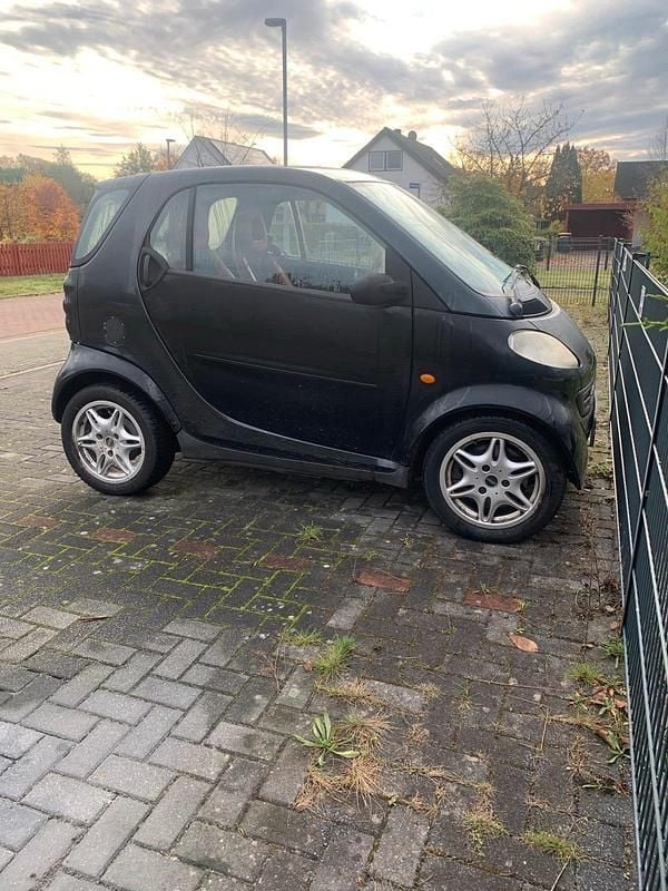 Schwarz Gebraucht 2000 Smart ForTwo Coupé Kleinwagen | 1.450 € (Fairer Preis) - Bild 1/4