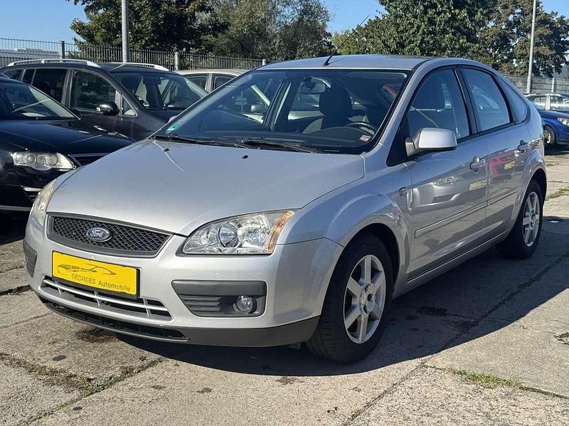 Silber Gebraucht 2008 Ford Focus Trend Limousine | 1.990 € (Fairer Preis) - Bild 1/4
