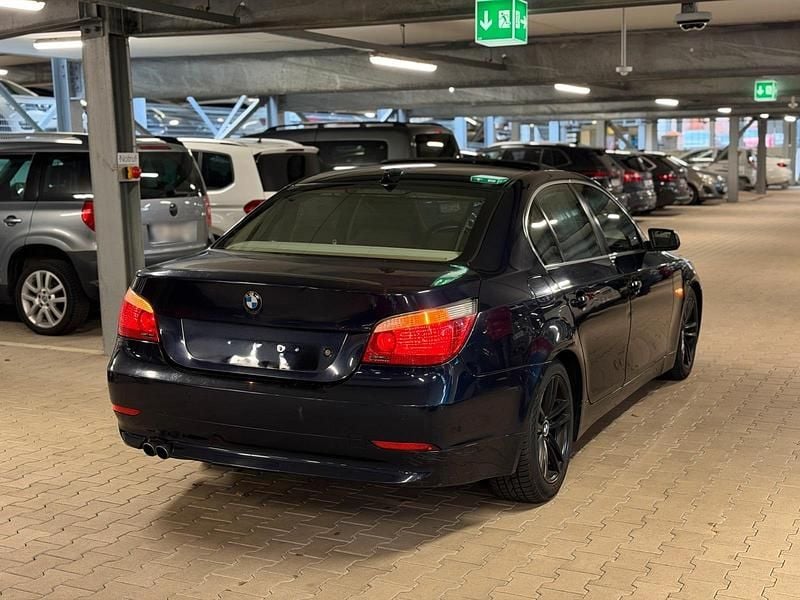Gebraucht BMW 530 M Sport 218 PS (160 kW) 2004 Blau Limousine