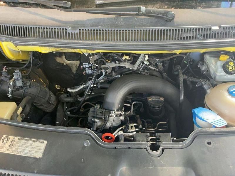 Gebraucht VW Transporter 140 PS (102 kW) 2010 Gelb/weiß Van