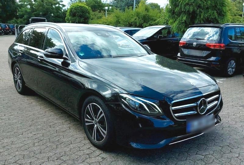 Gebraucht Mercedes E200 197 PS (144 kW) 2020 Schwarz Kombi