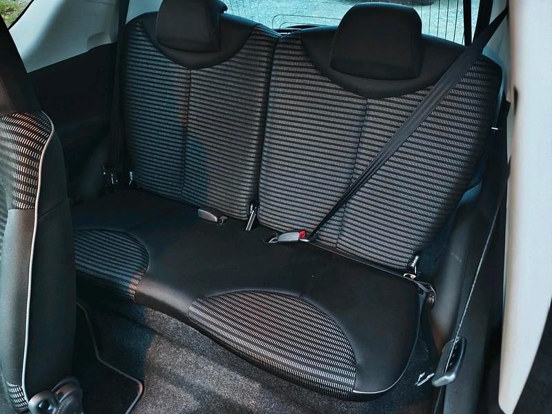 Gebraucht Peugeot 107 65 PS (47 kW) 2013 Andere farben Kleinwagen