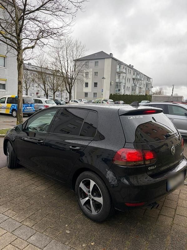 Gebraucht VW Golf VI 140 PS (102 kW) 2011 Schwarz Kleinwagen