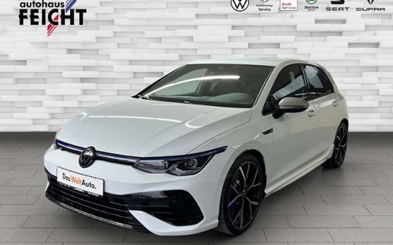 Weiß (pure white) Gebraucht 2023 VW Golf VIII R Limousine | 39.477 € (Fairer Preis) - Bild 1/4