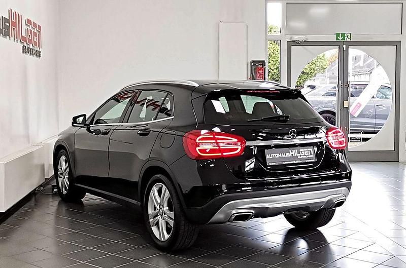 Gebraucht Mercedes GLA200 156 PS (114 kW) 2017 Schwarz SUV