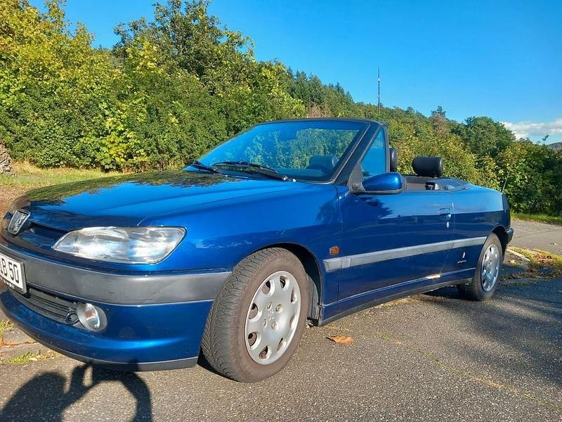 Blau Gebraucht 1998 Peugeot 306 Cabriolet Cabrio | 2.900 € - Bild 1/4