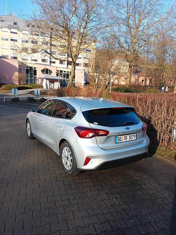 Gebraucht Ford Focus Cool & Connect 101 PS (74 kW) 2022 Silber Limousine