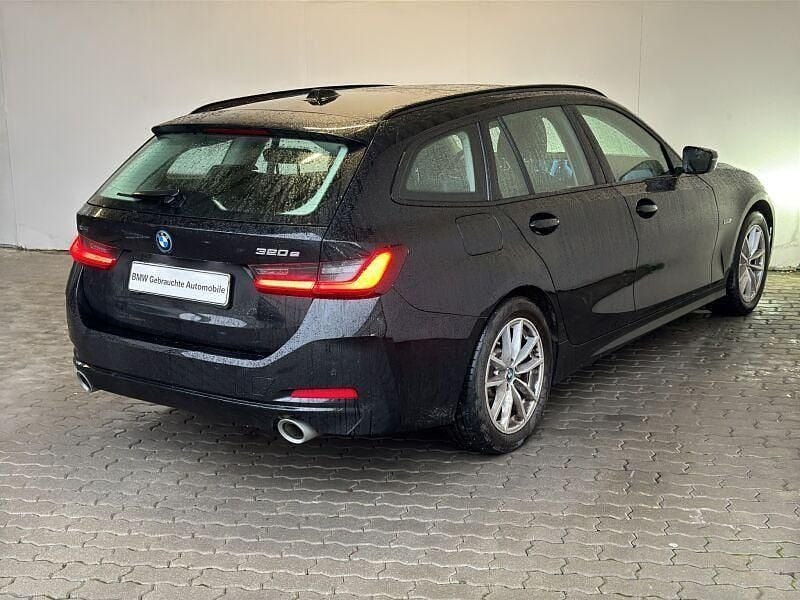 Gebraucht BMW 320e 272 PS (200 kW) 2022 Schwarz uni Kombi