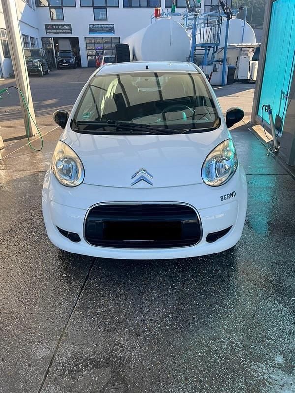 Weiß Gebraucht 2011 Citroën C1 Kleinwagen | 1.500 € (Guter Preis) - Bild 1/4