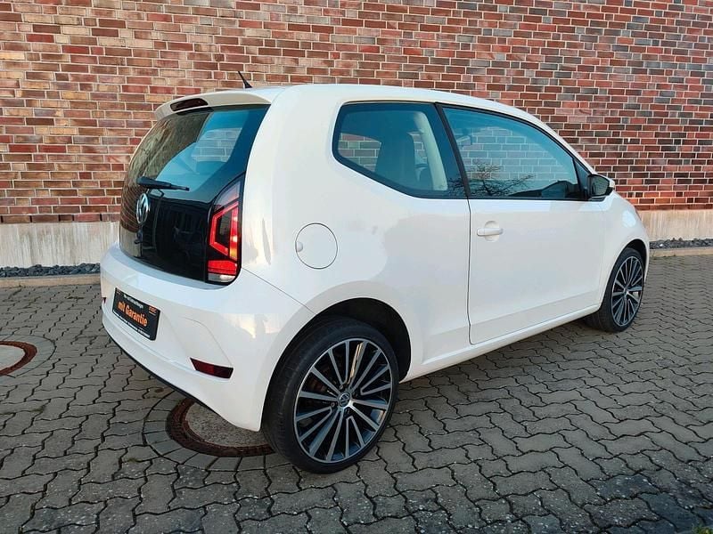 Second-hand VW up! Move 60 CP (44 kW) 2017 Alb Hatchback