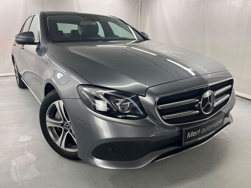 Selenitgrau metalliclack (metallic) Gebraucht 2019 Mercedes E350 Limousine | 33.890 € (Superpreis) - Bild 1/4