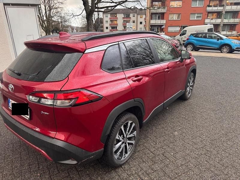 Gebraucht Toyota Corolla Cross Style 140 PS (102 kW) 2024 Rot SUV