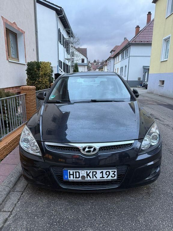 Gebraucht Hyundai i30 109 PS (80 kW) 2008 Schwarz Limousine