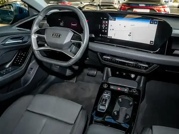 Gebraucht Audi e-tron Ambiente 210 kW (286 PS) 2025 Malpeloblau metallic SUV