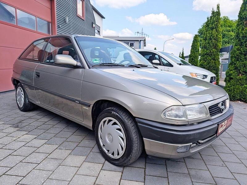 Gebraucht Opel Astra 71 PS (52 kW) 1996 Braun Limousine