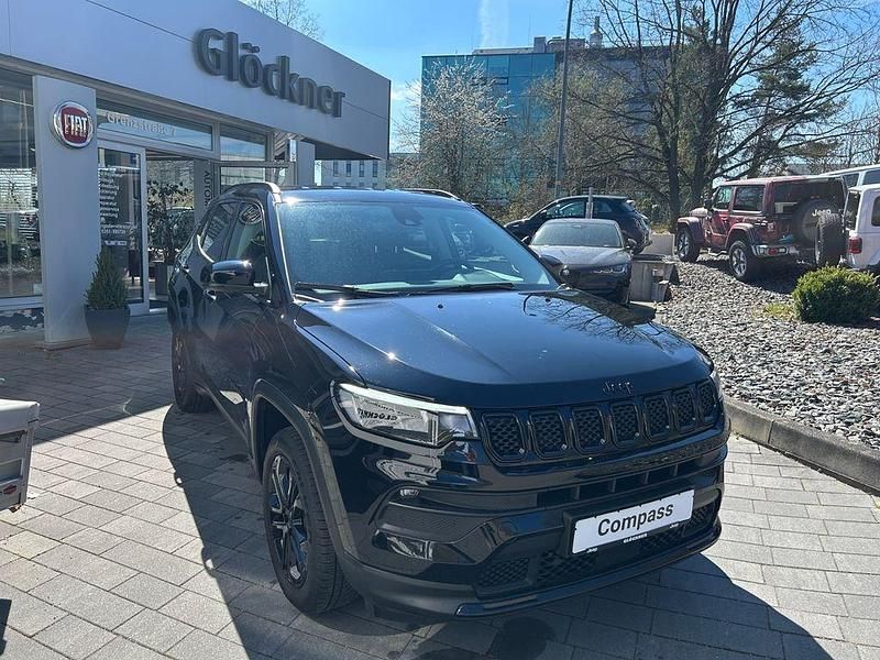 Käytetty Jeep Compass Night Eagle 131 HP (96 kW) 2023 Musta Katumaasturi