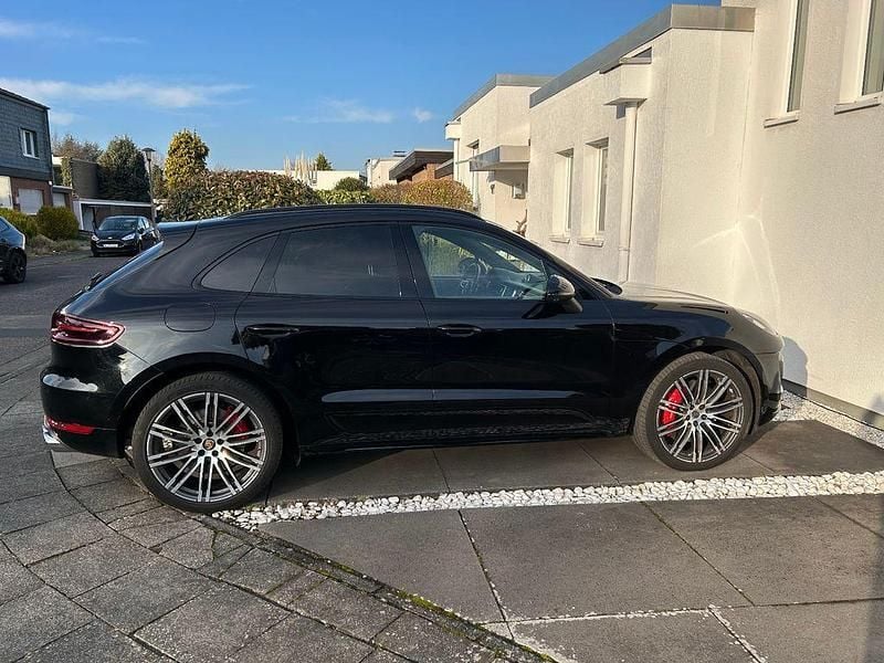 Gebraucht Porsche Macan Turbo Performance Package 441 PS (324 kW) 2017 Schwarz SUV