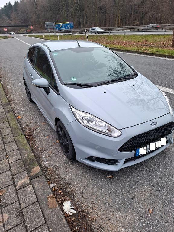 Gebraucht Ford Fiesta ST200 200 PS (147 kW) 2016 Grau Kleinwagen