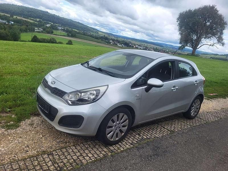 Gebraucht Kia Rio Edition 7 86 PS (63 kW) 2012 Other Kleinwagen