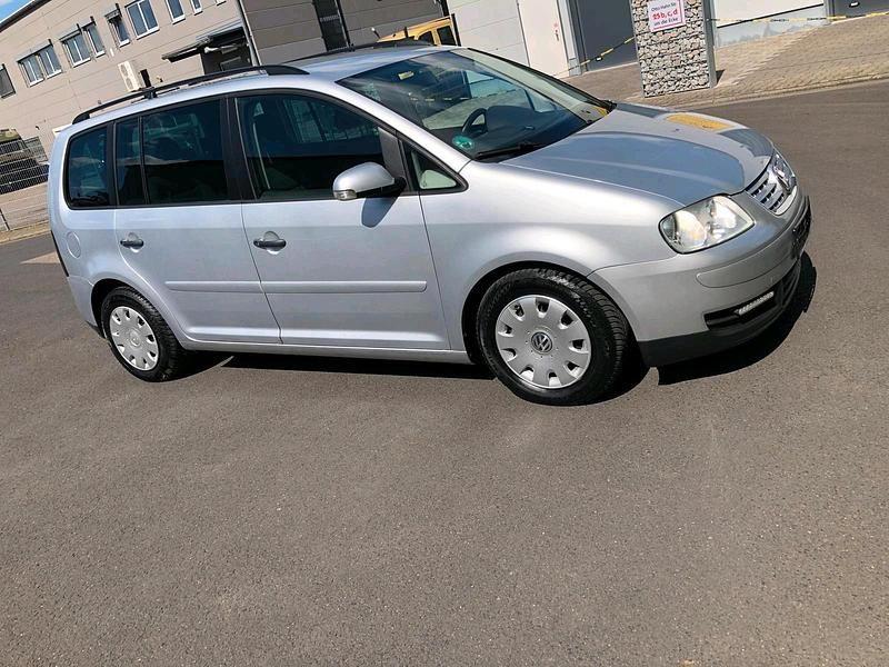 Silber Gebraucht 2006 VW Touran Van / Kleinbus | 2.350 € (Guter Preis) - Bild 1/4