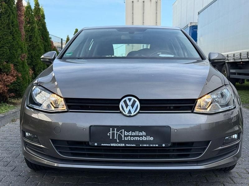 Grau Gebraucht 2014 VW Golf VII Trendline Kleinwagen | 9.655 € (Guter Preis) - Bild 1/4