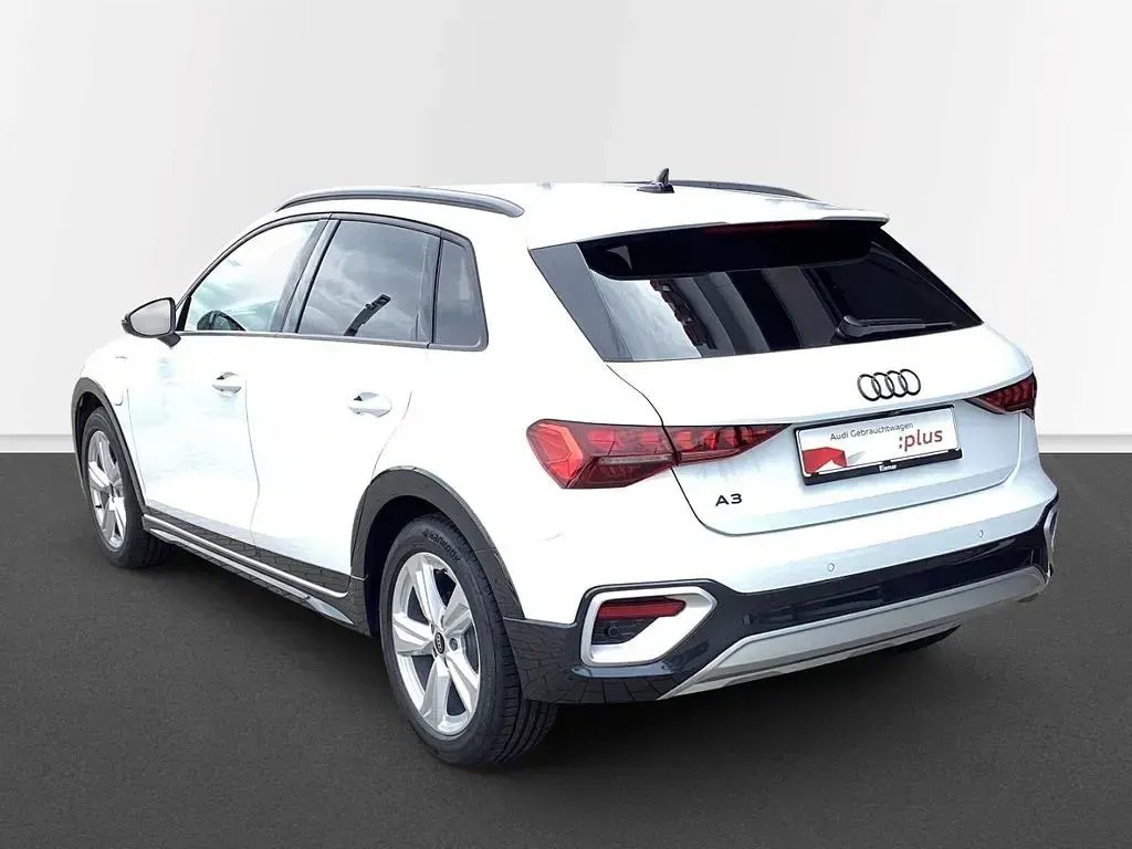 Gebraucht Audi A3 204 PS (150 kW) 2025 Weiss Limousine