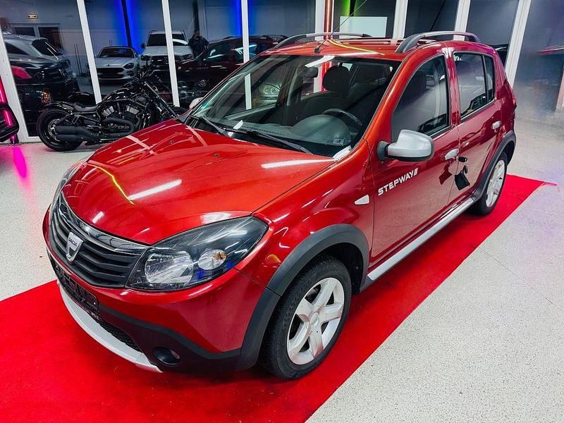 Rot Gebraucht 2011 Dacia Sandero Stepway SUV | 4.990 € (Teuer) - Bild 1/4