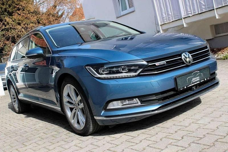 Gebraucht VW Passat Highline 280 PS (205 kW) 2018 Harvard blue Kombi