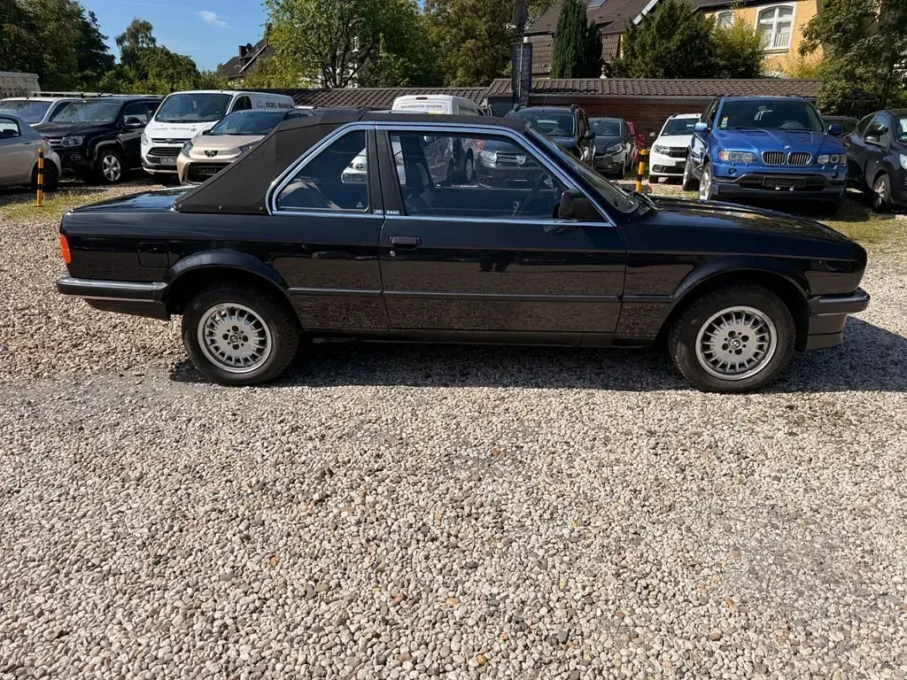 Gebraucht BMW 318 102 PS (75 kW) 1987 Schwarz Cabrio