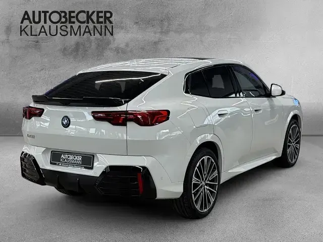 Neu BMW iX2 M Sport 225 kW (306 PS) 2026 Weiss SUV
