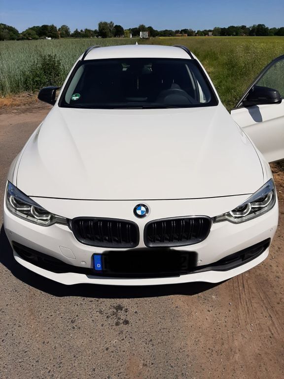 Weiß Gebraucht 2017 BMW 320 Sport Line Kombi | 10.000 € (Guter Preis) - Bild 1/4