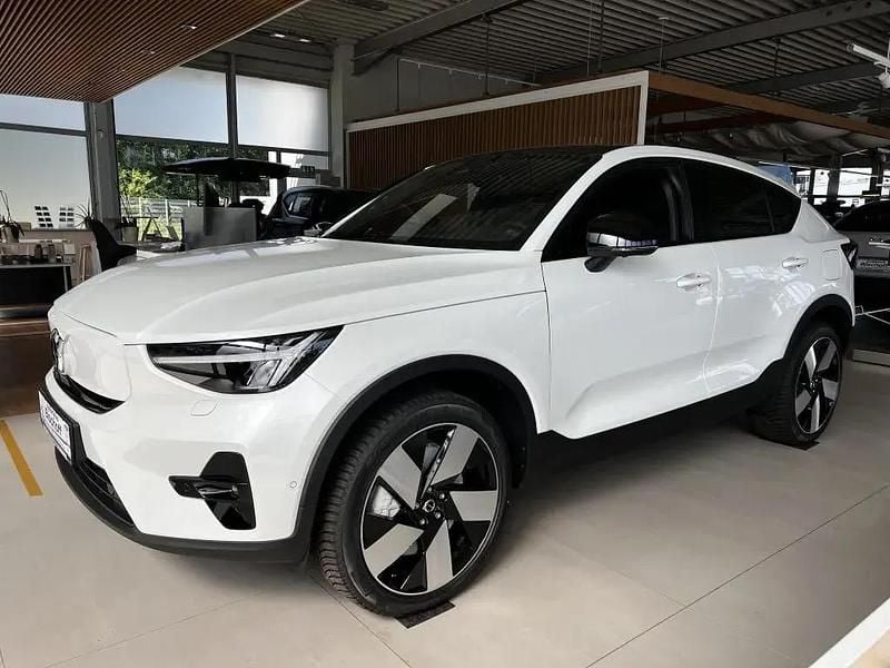 Crystalweiß metallic Gebraucht 2024 Volvo EC40 Ultimate SUV | 36.980 € - Bild 1/4