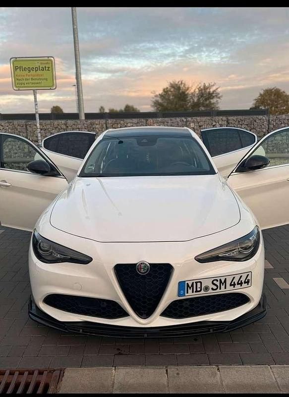 Gebraucht Alfa Romeo Giulia Super 179 PS (131 kW) 2016 Limousine