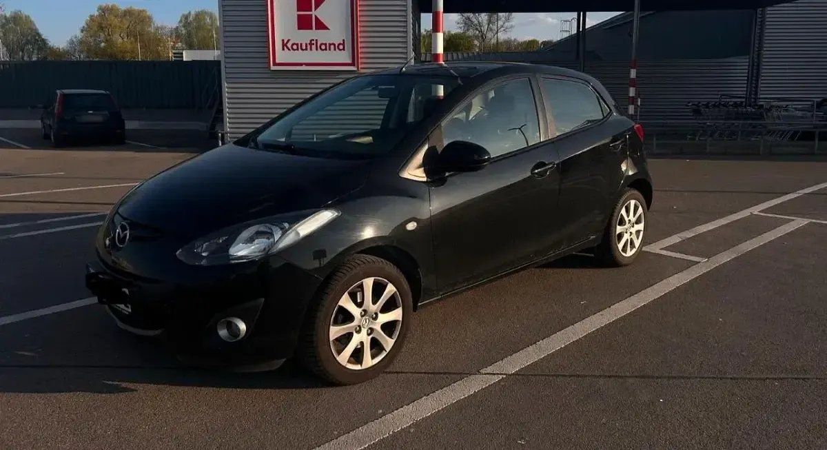 Gebraucht Mazda 2 Edition 2014 Schwarz Kleinwagen