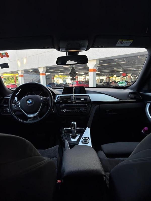 Gebraucht BMW 320 190 PS (139 kW) 2015 Weiß Limousine