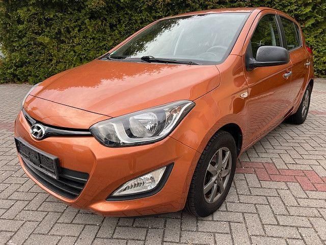 Orange Gebraucht 2014 Hyundai i20 Trend Limousine | 5.990 € (Guter Preis) - Bild 1/4
