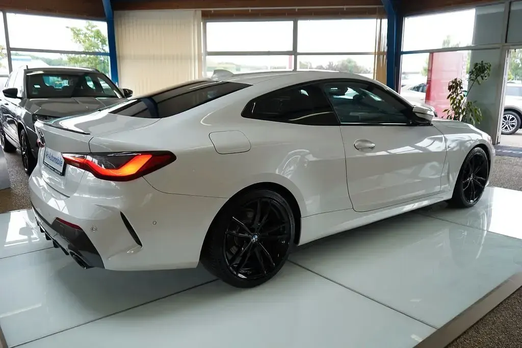 Gebraucht BMW 420 Coupé M Sport 190 PS (139 kW) 2023 Weiß Coupé