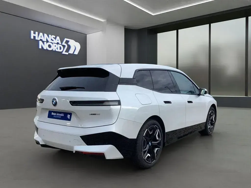 Gebraucht BMW iX Sport Line 384 kW (523 PS) 2025 Weiß SUV