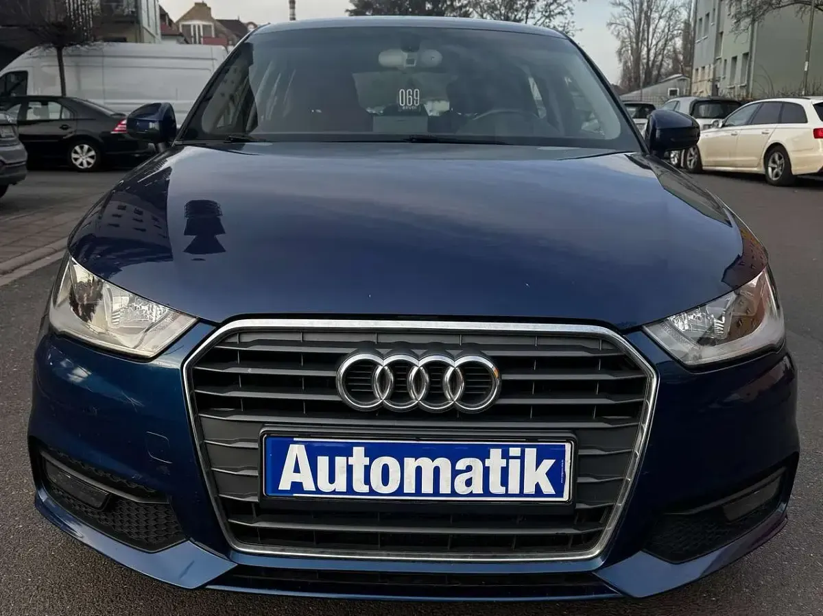 Używany Audi A1 Sport 95 KM (69 kW) 2018 Niebieski Hatchback