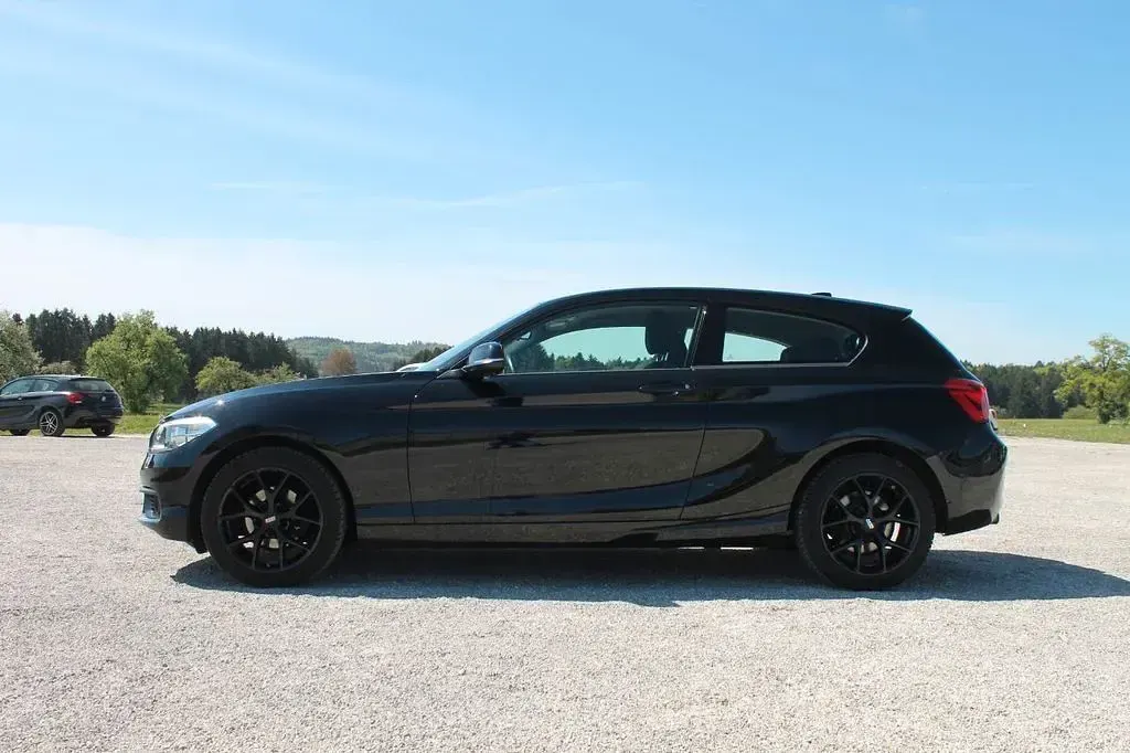 Second-hand BMW 116 109 CP (80 kW) 2016 Negru Hatchback