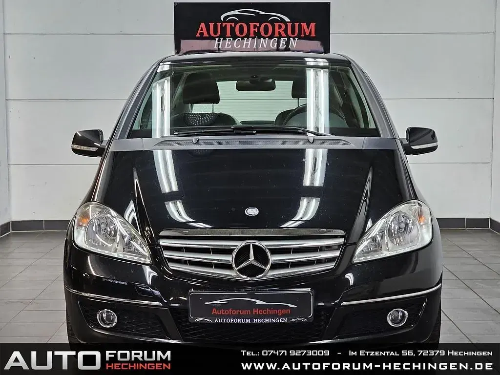 Używany Mercedes A160 95 KM (69 kW) 2011 Czarny Sedan/Limuzyna