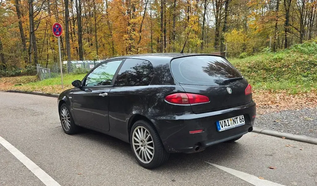 Gebraucht Alfa Romeo 147 Progression 120 PS (88 kW) 2007 Schwarz Kleinwagen