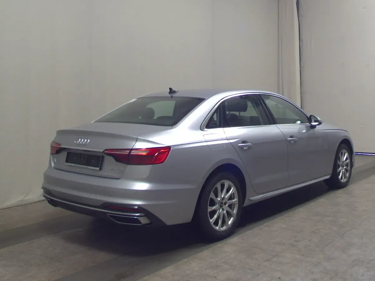 Gebraucht Audi A4 Advanced 204 PS (150 kW) 2023 Silber Limousine